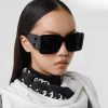 High-fashion black oversized sunglasses for women, stylish and UV protection, perfect for eye comfort and modern look.