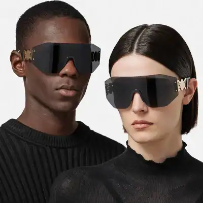 Fashion-forward oversized black sunglasses for women and men at Monalisa Store. Elevate your style with chic and modern sunglasses perfect for any occasion.