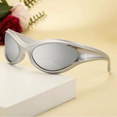 High-quality sports sunglasses with UV protection, ideal for outdoor activities, fitness, and running. Stylish, lightweight, and durable sunglasses to protect your eyes and enhance your sporty look.