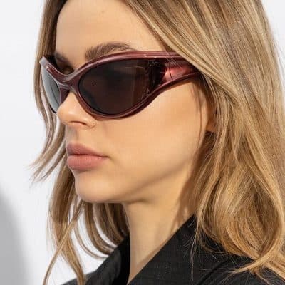 Fashionable women's sunglasses with sleek design. Perfect for sun protection and style. Explore our collection at Monalisa Store for premium eyewear.