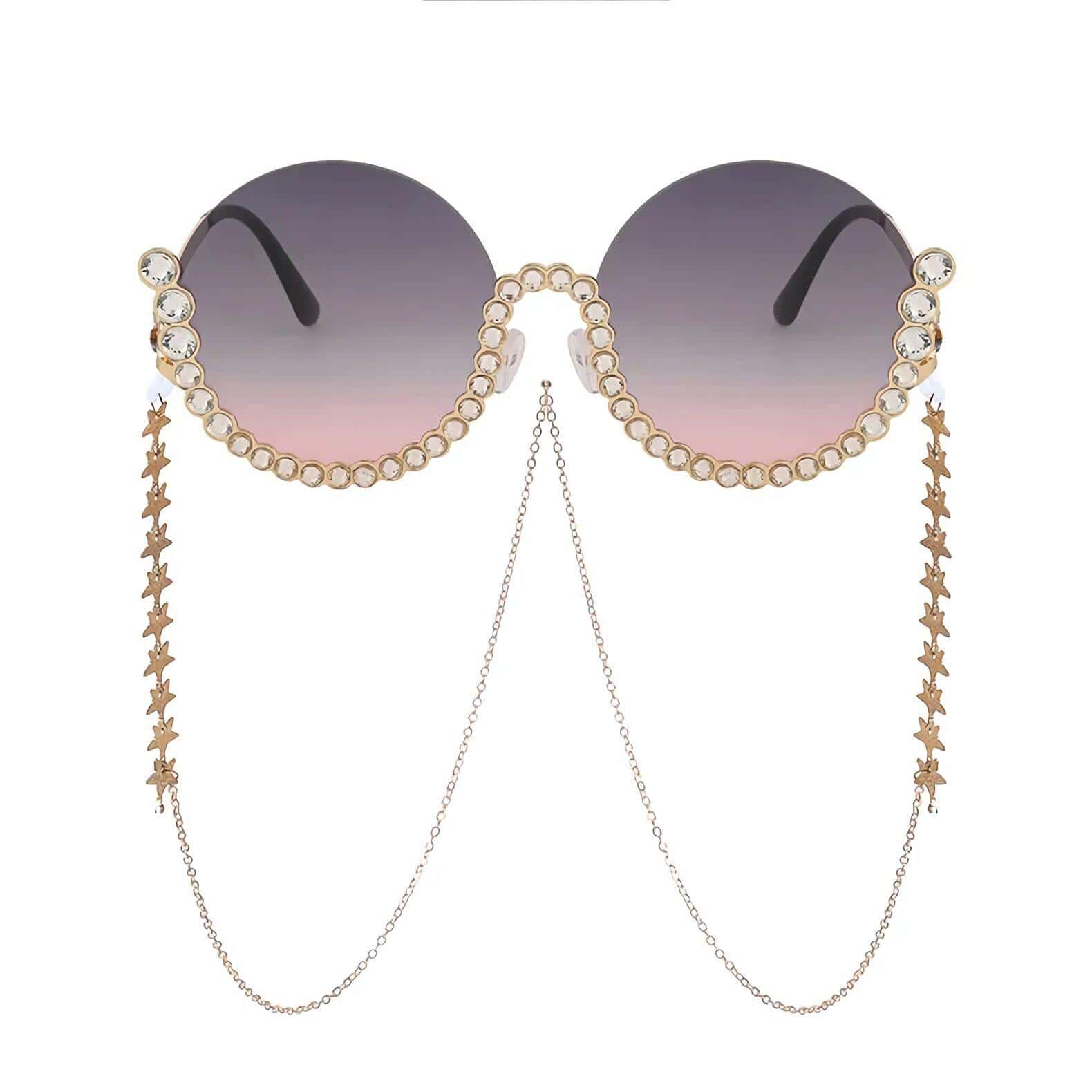 Stylish sunglasses with pearl and crystal embellishments, featuring star-shaped chains for a glamorous look. Perfect for fashion-forward sunglasses enthusiasts.