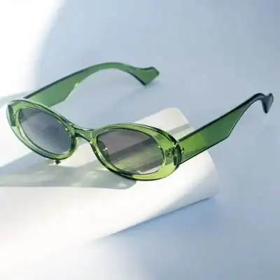 Bright green sunglasses with dark lenses, perfect for summer fashion and UV protection, featuring a trendy oversized design suitable for both women and men.