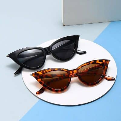 Stylish black and tortoiseshell polarized sunglasses for women, perfect for UV protection and fashionable eyewear at Monalisa Medical Optical Store.