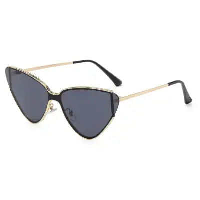 Stylish black and gold sunglasses with UV protection for women and men, perfect for summer fashion and outdoor activities.