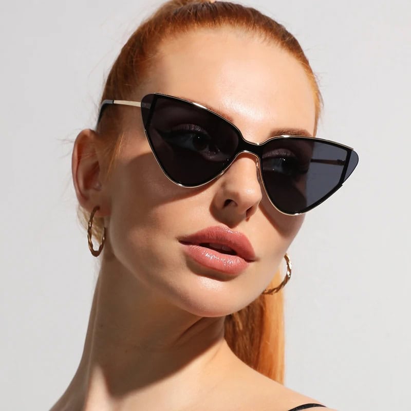 Stylish black sunglasses for women, perfect for fashion and UV protection at Monalisa Store. Elevate your look with trendy eyewear from the best opticians.