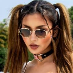 Stylish sunglasses for women at Monalisa Medical, perfect for fashion-forward individuals. Shop trendy eyewear for ultimate sun protection and style.