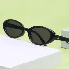 Stylish black oval sunglasses for fashion and UV protection. Perfect for men and women seeking trendy eyewear to enhance their look. Shop now at Monalisa Store for quality optical accessories.