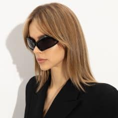 Black sunglasses for women with UV protection, perfect for fashion and eye health, available at Monalisa Store – your online eyewear shop.