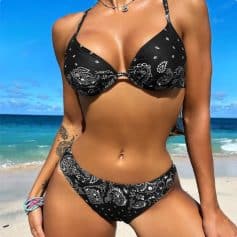 High-quality black bikini with paisley and bandana print, perfect for beachwear and swim fashion. Durable, stylish, and comfortable for summer vacations and seaside fun.
