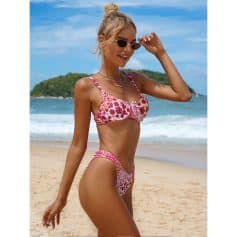 Stylish women's sunglasses at Monalisa Store for beach and summer fashion.