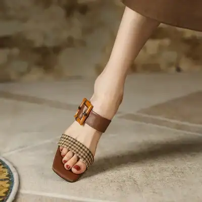 Fashionable open-toe women’s sandals with ankle strap, trendy design, perfect for summer, casual outings, and everyday style.