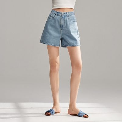 Light blue denim shorts for women, stylish and casual, perfect for summer and vacation outfits. Comfortable fit with trendy design.