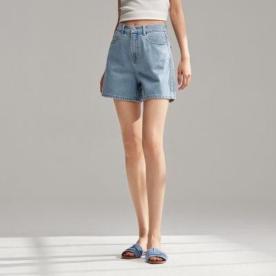 Comfortable light-blue high-waisted denim shorts for women, perfect for summer casual wear and outdoor activities.