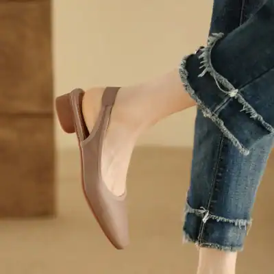 Elegant beige women's flat shoes for everyday wear, lightweight and stylish, perfect for office, casual outings, and fashionable looks.