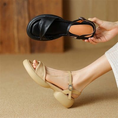 Opt stylish women's summer sandals with adjustable straps and cushioned soles for all-day comfort. Perfect for casual outings and fashion-forward looks.