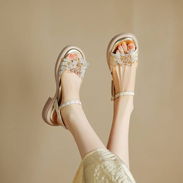 Stylish elegant women’s sandals with floral details, perfect for summer and casual occasions. Crafted with high-quality materials for comfort and style.