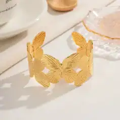 Luxurious gold butterfly bracelet with intricate wing details, perfect for women seeking stylish and high-quality jewelry accessories. Suitable for all occasions and gift-giving.