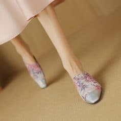 Stylish floral-patterned high heels perfect for women’s fashion and footwear needs.