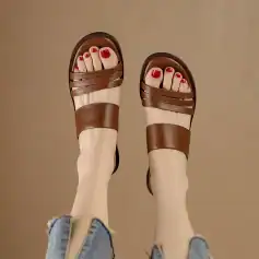 Comfortable brown leather sandals for women with open toes and strap design, perfect for casual summer wear.