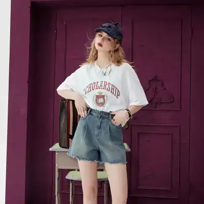 Stylish young woman wearing casual fashion with trendy jewelry and a hat at Monalisa Medical Store, showcasing fashionable eyewear options.