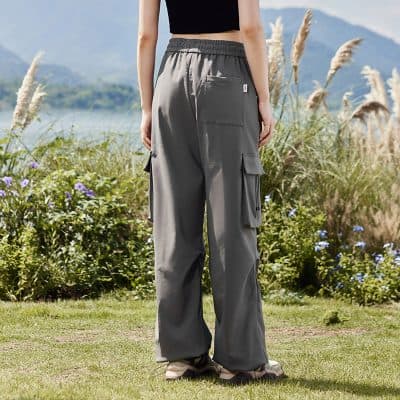 Comfortable gray cargo pants with multiple pockets, perfect for casual wear and outdoor activities. Designed for style and practicality, these pants are ideal for everyday use or outdoor adventures.