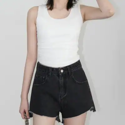 Stylish black high-waist denim shorts for women, trendy and comfortable. Perfect for casual wear, paired with sunglasses or optical frames from Monalisa Store.