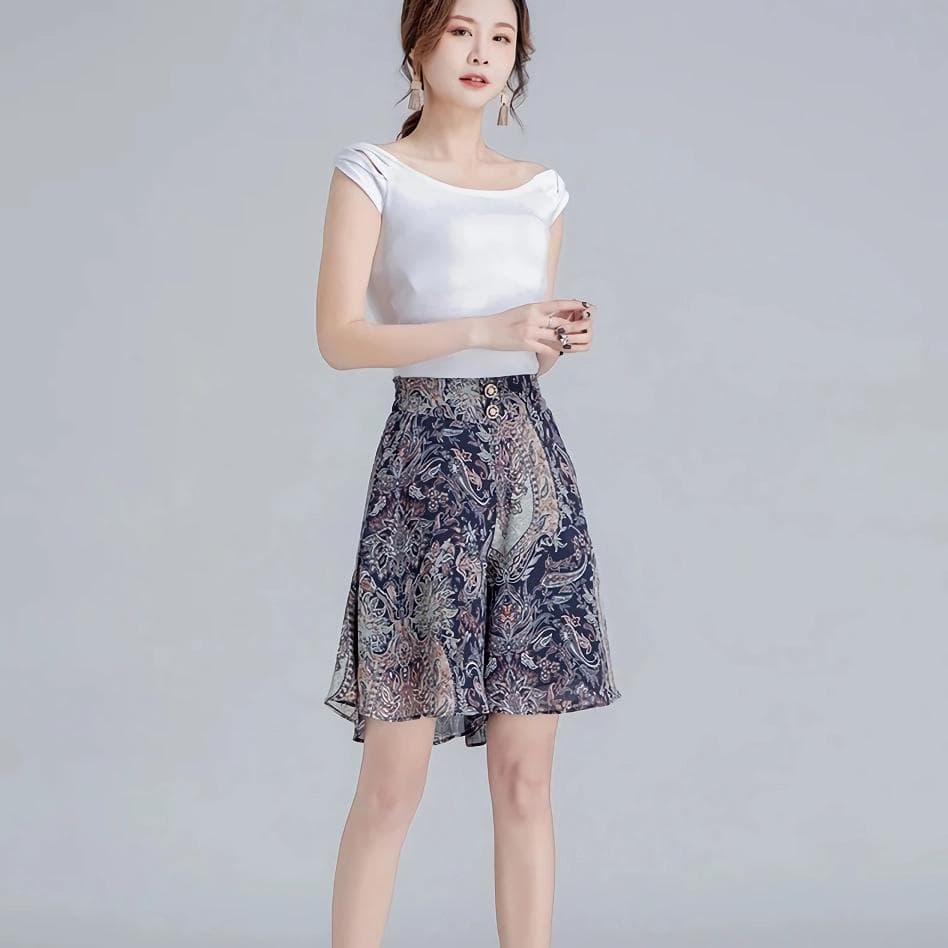 Fashionable women's skirt displayed in Monalisa Store with elegant design perfect for modern women.
