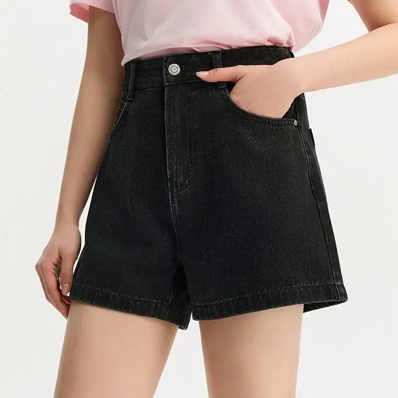 High-quality black denim shorts perfect for stylish summer outfits and casual wear, featuring a comfortable fit with functional pockets.