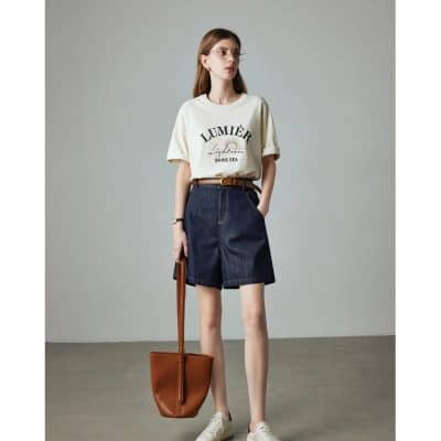 Fashionable women's glasses and sunglasses available at Monalisa Store, perfect for enhancing your look and protecting your eyes with high-quality eyewear options.