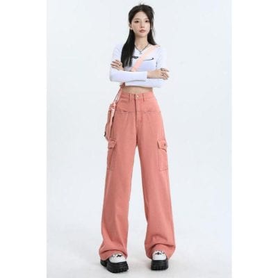 Stylish young woman wearing trendy cargo pants and white sneakers, perfect for streetwear fashion and everyday comfort.
