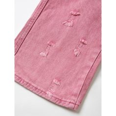 Casual ripped pink jeans for women with distressed details, perfect for trendy fashion looks. Made from comfortable denim material, stylish and versatile for everyday wear.