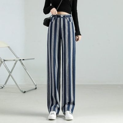 Comfortable wide-leg striped pants for women, perfect for casual or stylish occasions. Made from high-quality fabric, these trendy pants offer style and comfort, ideal for everyday wear.