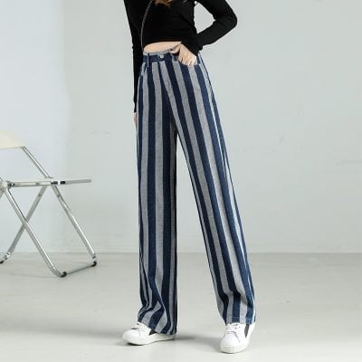 Stylish women's high-waisted wide-leg pants with vertical navy and gray stripes, perfect for casual or fashionable outfits. Made from comfortable fabric, these trendy pants are ideal for modern streetwear.