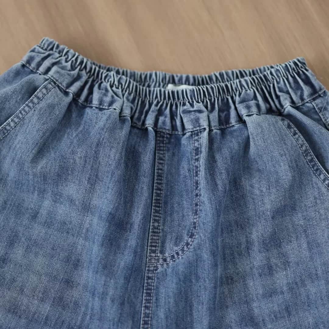 Comfortable denim shorts with elastic waistband, ideal for casual summer outfits. Shop trendy, high-quality denim clothing directly from Monalisa Store to elevate your wardrobe.