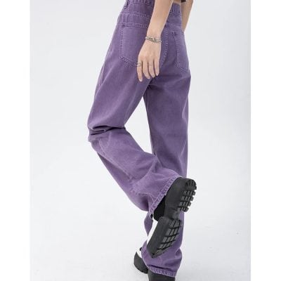 High-quality purple casual jeans ideal for everyday wear and fashion-forward outfits. Durable denim with a relaxed fit perfect for casual settings.