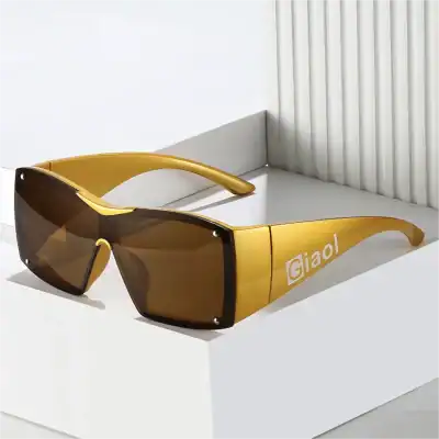 High-quality Giaiol fashion sunglasses with stylish gold frames and tinted lenses, perfect for modern eyewear enthusiasts and sun protection.