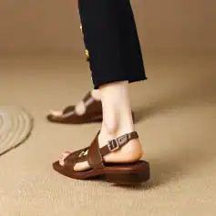 Fashionable brown leather sandals for women, comfortable summer footwear, stylish and elegant for casual outings.