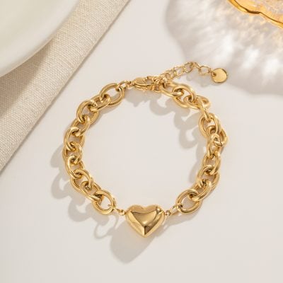 Golden heart chain bracelet, premium jewelry for women, fashionable luxury accessories, stylish gold plated bracelet, Monalisa Store jewelry collection.