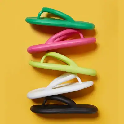 Brightly colored silicone hooks designed for hanging glasses, masks, or small accessories, ideal for healthcare and personal care settings. Durable, flexible, and easy to use, perfect for keeping your essentials organized.