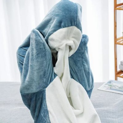 Soft plush blue and white blanket from Monalisa Store, perfect for comfortable home use and relaxing moments. Luxuriously soft, high-quality material ideal for soothing sleep and warmth.