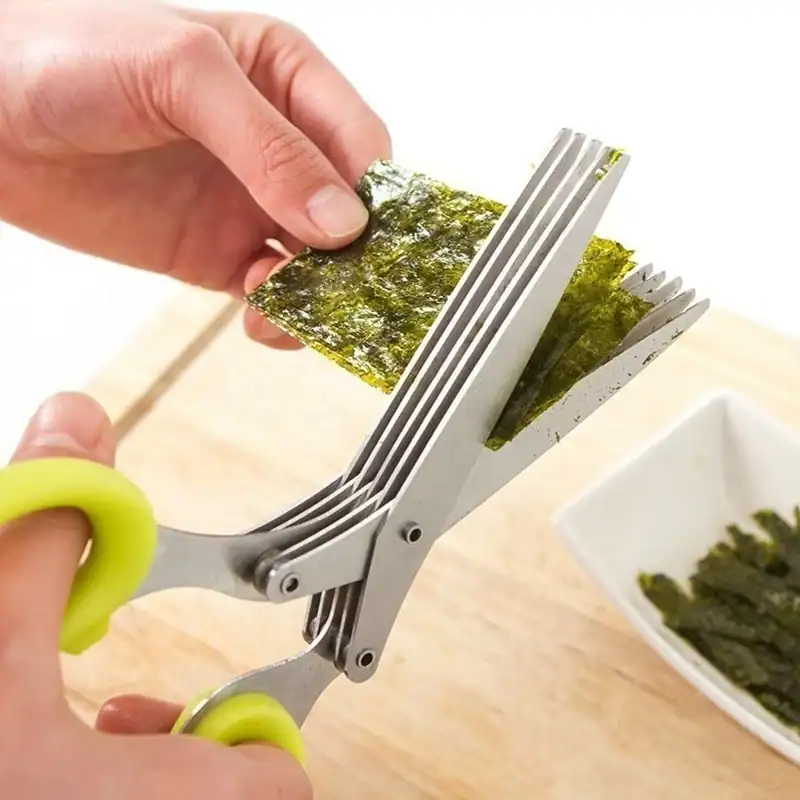 High-quality seaweed cutting tool for sushi and cooking. Perfect for precise, easy slicing of nori and seaweed sheets at home or professional kitchens. Durable stainless steel with comfortable grip.
