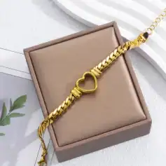 Gold heart chain bracelet with linked design, fashionable accessories. Perfect for stylish women, elegant gift, jewelry gift, trendy fashion.