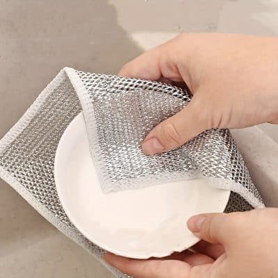 High-quality silicone cloth for cleaning eyeglasses, lenses, and optical frames, safe and reusable. Perfect for maintaining clear vision and keeping your eyewear spotless.