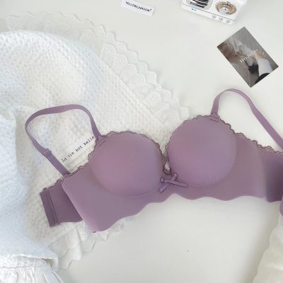Soft lavender bra with lace details for women, perfect for everyday wear and special occasions.