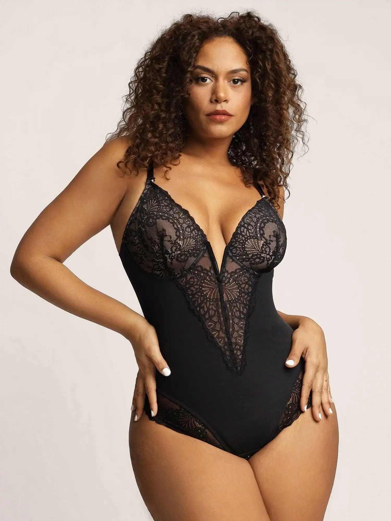 Elegant women’s lace bodysuit for curvy women, comfortable plus size shapewear, sexy lace lingerie, stylish plus size underwear, Monalisa store premium collection.