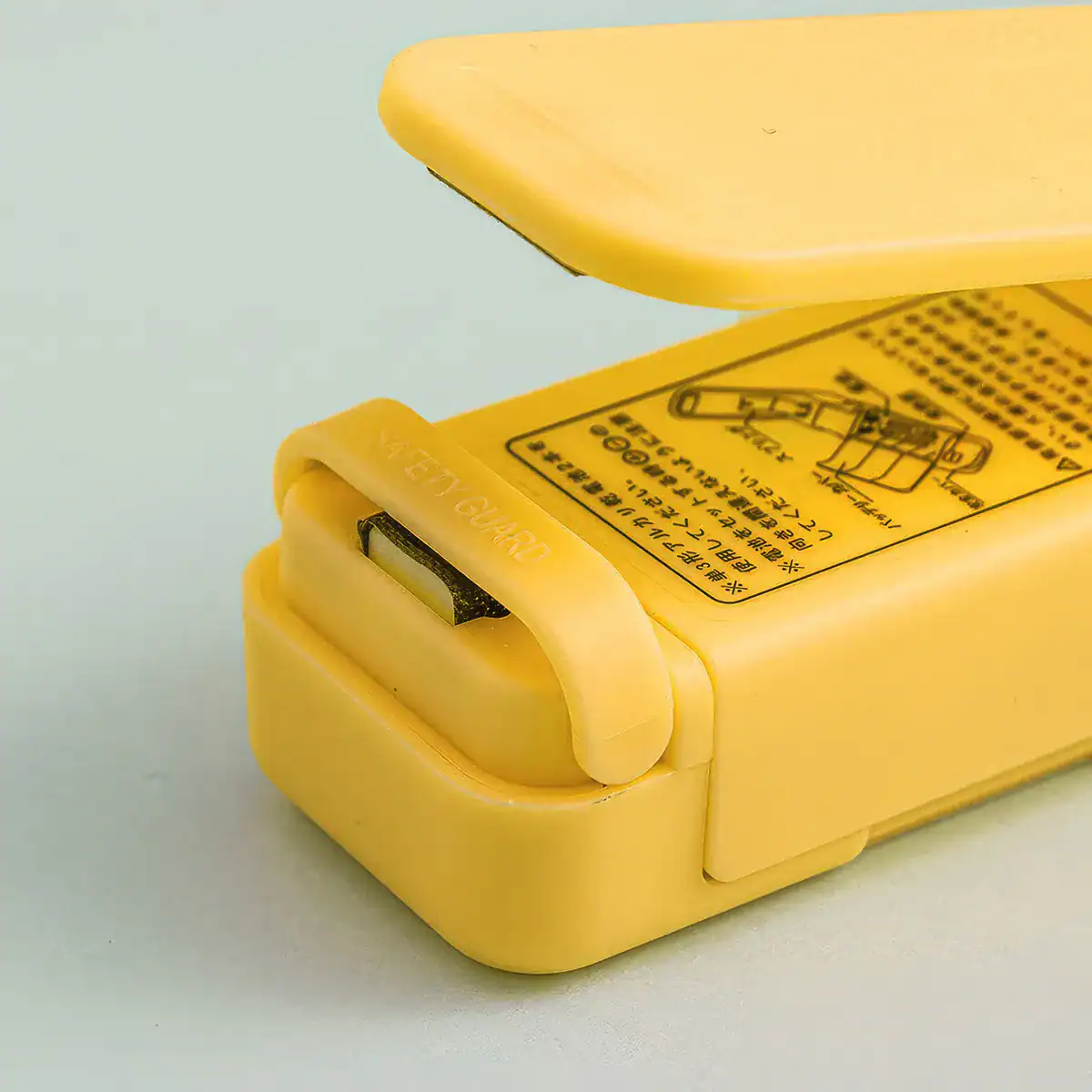 High-quality calcium fluoride emergency device for medical use, featuring clear instructions and durable design, essential for hospital emergency kits and first aid stations.