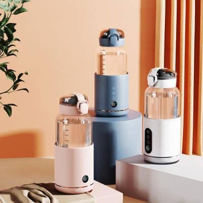 Stylish reusable water bottles with built-in timers and temperature control, perfect for daily use and staying hydrated, available at Monalisa Store.
