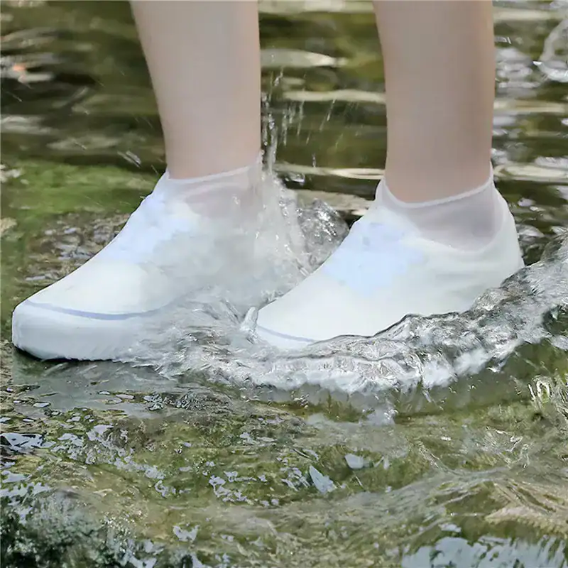Waterproof shoe covers ideal for medical, laboratory, and cleaning environments to prevent contamination and ensure safety.