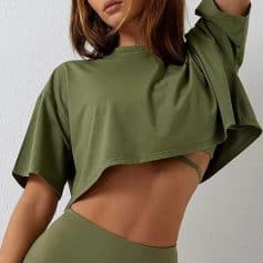 Stylish olive green cropped activewear top for women, ideal for workouts or casual wear. Comfortable and trendy, perfect for fitness, yoga, or athleisure fashion.