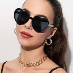 Stylish black heart-shaped sunglasses for women at Monalisa Medical. Perfect for trendy eyewear and sun protection. Shop now for the latest optical fashion.
